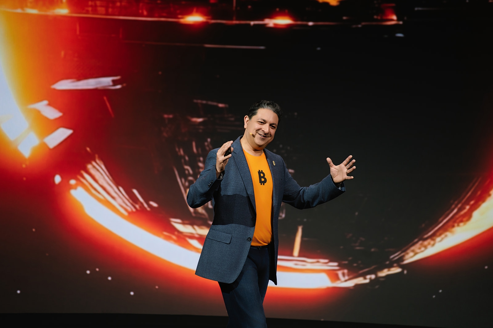 world-2025-saurabh-keynote.jpg
